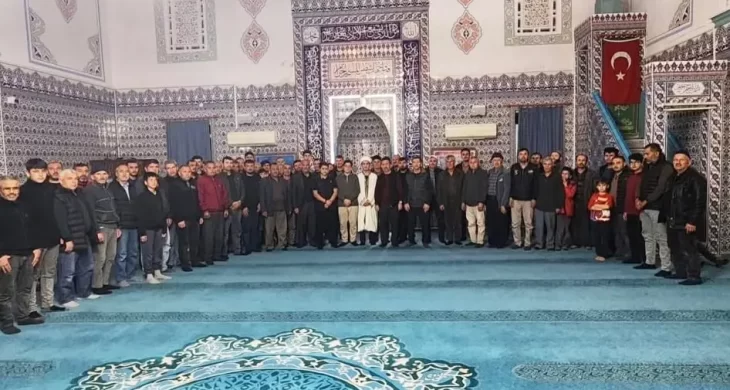 Kaş’ta Hafız öğrenciler teravih namazlarını kıldırıyor