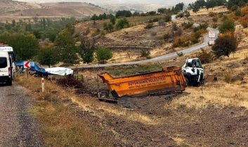Güdül’de meydana gelen kazada araç sürücüsü yaralandı
