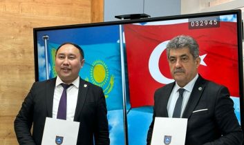 Al-Farabi Kazak Millî Üniversitesi’nde Türk Dünyası Delegasyonu bir araya geldi