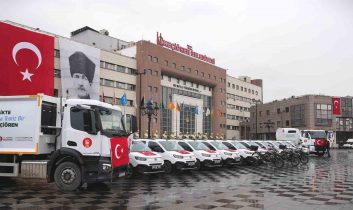 Keçiören Belediyesi araç filosuna 15 yeni hizmet aracı kazandırdı