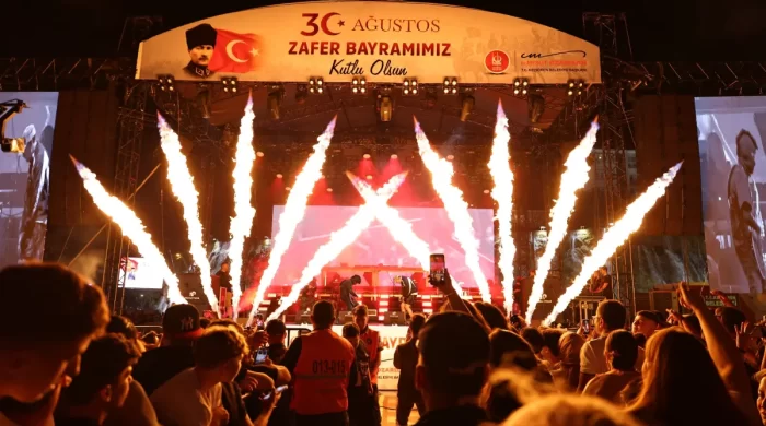 Keçiören’de 30 Ağustos coşkusu meydanlara sığmadı