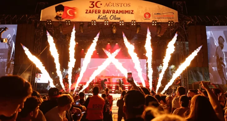 Keçiören’de 30 Ağustos coşkusu meydanlara sığmadı