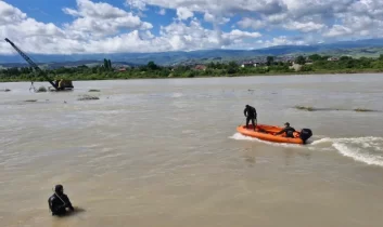 Kelkit Çayı’na düşen kayıp iki kişi için arama çalışmaları sürüyor
