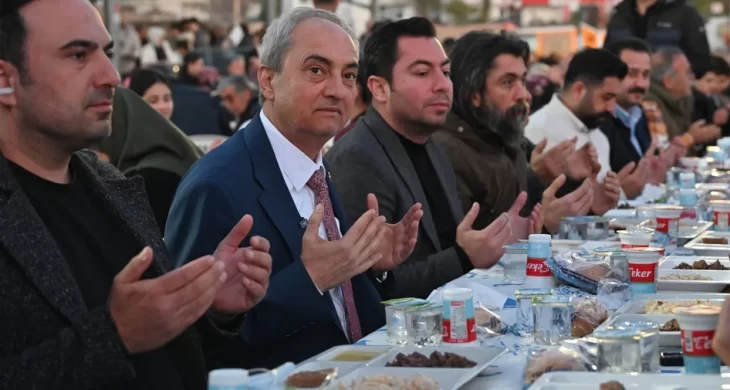 Kepez’de Ramazan buluşması: Mahalle Halkı aynı sofrada