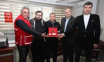 Kızılay Artvin Şubesi’nden Artvin Trabzonspor taraftarlar derneğine teşekkür ziyareti