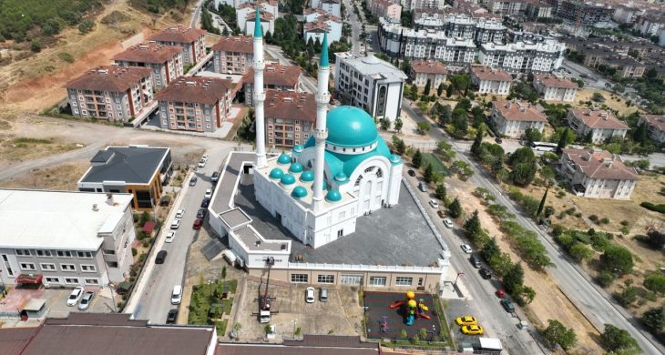 Kocaeli Belediyesi’nden cami çevrelerine estetik dokunuş
