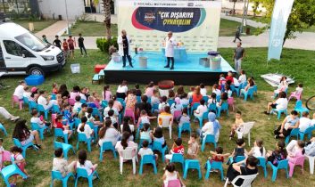 Halat çekme yarışının galibi Kandıralı çocuklar