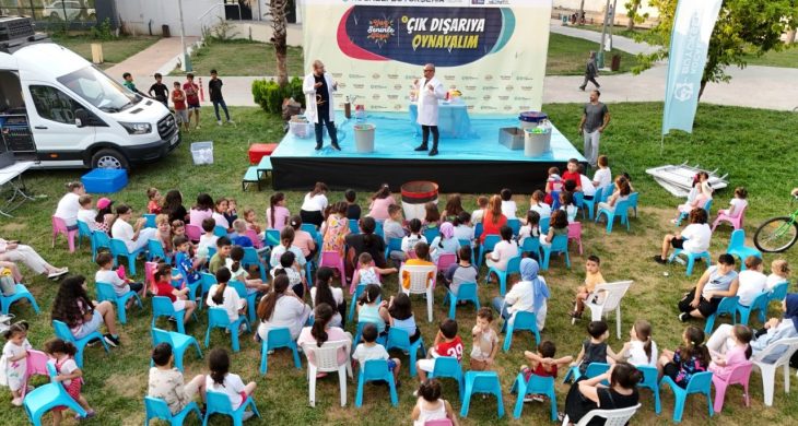 Halat çekme yarışının galibi Kandıralı çocuklar