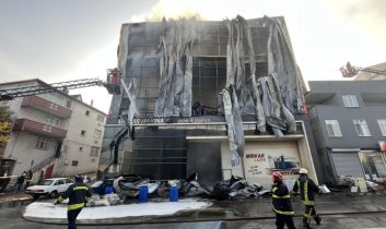 Kocaeli Dilovası’nda parfüm deposu yangını: 6 ölü, 1 yaralı