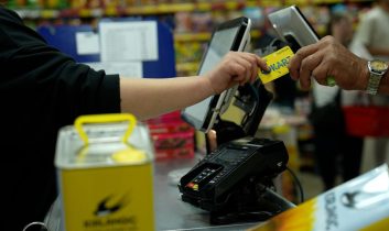 Kocaeli Büyükşehir’den 25 bin haneye 41 kart desteği