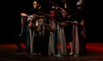 KO-MEK kursiyerleri “Artiz Mektebi”yi gururla sundu