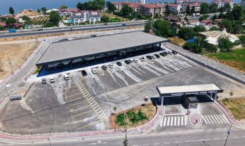 Başkan Büyükakın, Karamürsel ve Gölcük otogarlarının eski ve yeni halini paylaştı