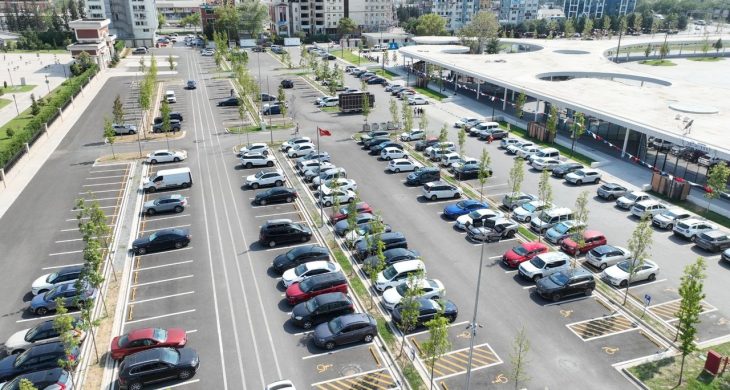 İzmit Milli İrade’de park et, devam et, çok tuttu