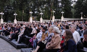 Kocaeli Şehir Tiyatroları, Dünya sahnesinde