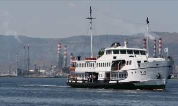 İstanbul’da kar nedeniyle çok sayıda vapur seferi iptal edildi