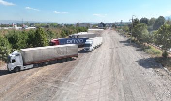 D-130’da ağır vasıta yasağı başladı, trafik rahatladı