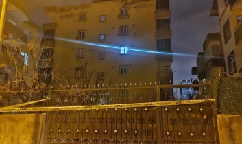 Kolonlardan ses geldi, 51 kişinin olduğu bina boşaltıldı