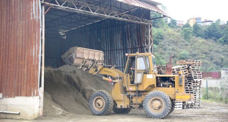Belediye konkasör tesisi tam kapasite çalışıyor