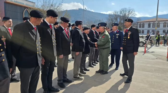 Korgeneral Kadıoğlu’ndan Şehit Aileleri ve Gazilere anlamlı ziyaret