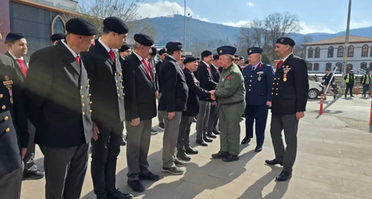 Korgeneral Kadıoğlu’ndan Şehit Aileleri ve Gazilere anlamlı ziyaret