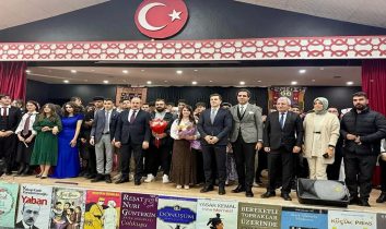 Eruh’ta Roman kahramanları sahneye taşındı