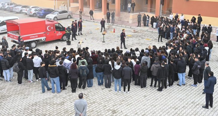 Isparta Belediyesi İtfaiye Müdürlüğü’nden öğrencilere yangın eğitimi