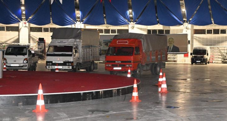 Başkan Başdeğirmen soğuk havalara karşı pazarcı esnafına gökkubbe fuar alanı’nı açtı