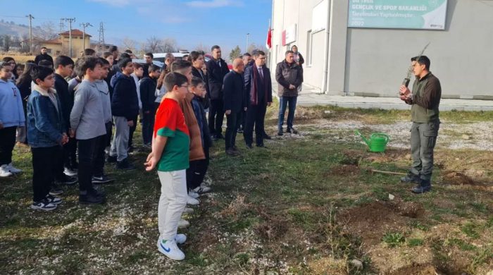 Kemer’de insan hakları için fidanlar dikildi