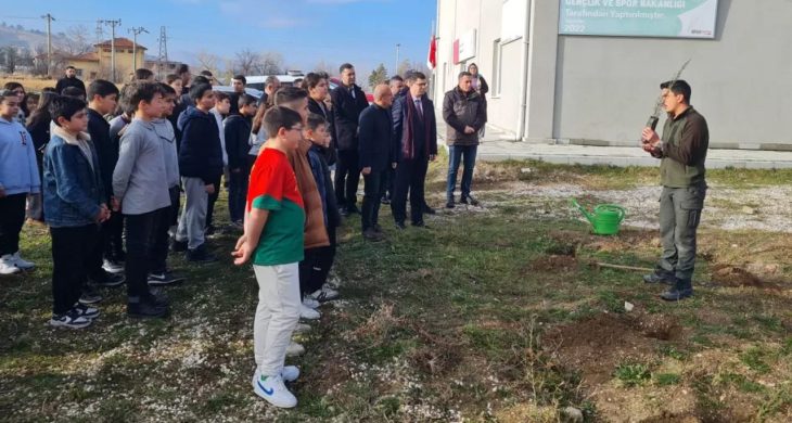 Kemer’de insan hakları için fidanlar dikildi