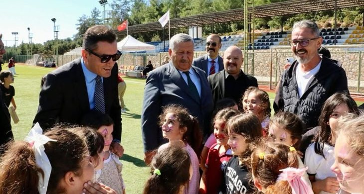 Kaş’ta dünya kız çocukları günü kutlandı