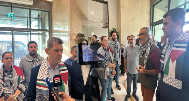 Gazze filosu’ndan dönen Antalya’lı aktivistler coşkuyla karşılandı