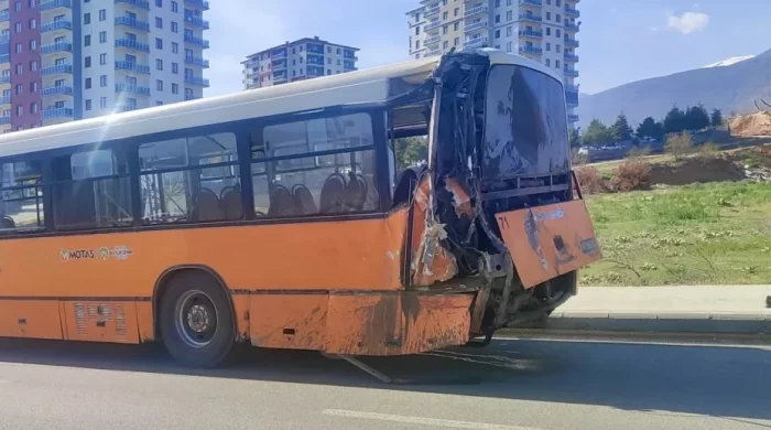 Malatya-Elazığ yolunda kaza: 20 kişi yaralandı