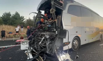 Malatya’dan gelen yolcu otobüsü kaza yaptı: 1 ölü, 10 yaralı