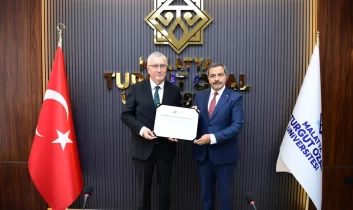 Malatya Turgut Özal Üniversitesi Kurumsal Akreditasyon Belgesi’ni aldı