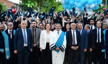 Malatya Turgut Özal Üniversitesi’nde mezuniyet coşkusu