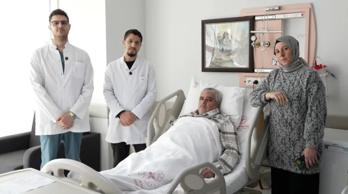 Malatya’da 20 santimetrelik kitle kapalı yöntemle alındı