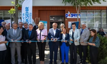 Malatya’da Dijital Gençlik Merkezi hizmete açıldı