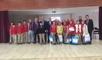 İmam Hatip Ortaokulları Arasında Arapça Yarışması Düzenlendi