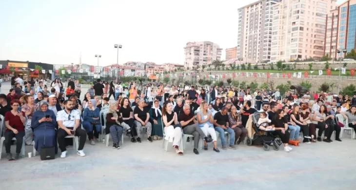 Mamak yaz şenlikleri müzik ve coşku dolu ilk etkinliğiyle başladı