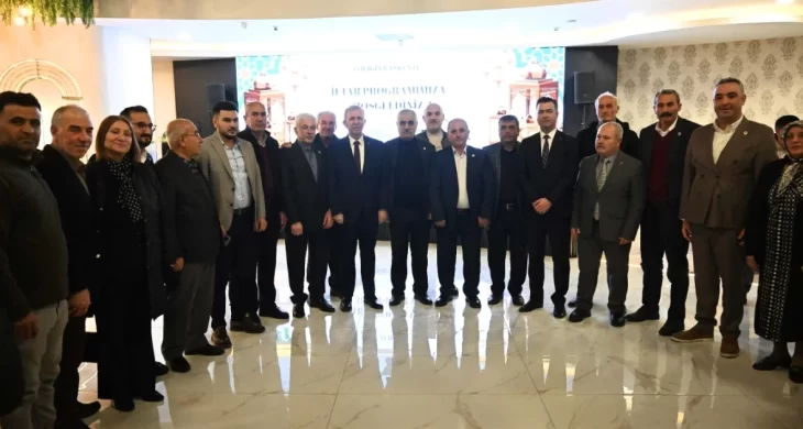 Mansur Yavaş Pursaklar İlçesi’nde düzenlenen iftar programına katıldı