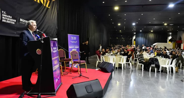 Mansur Yavaş Ramazan’ın ilk iftarını gençlerle yaptı
