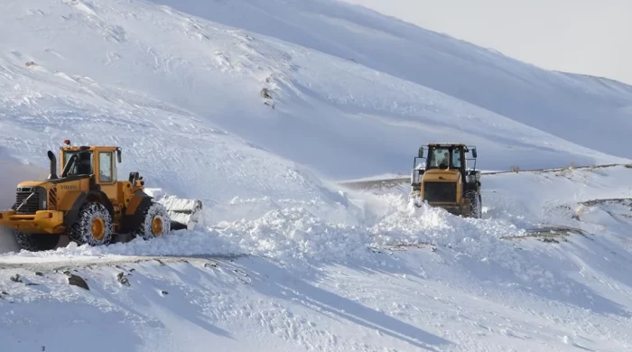 Martta kış geri döndü: 3 ilde 103 yol kapalı