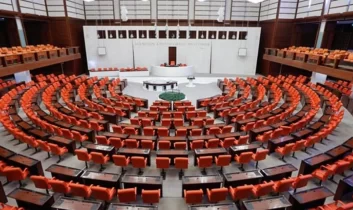 Meclis’te yeni haftanın başlıkları: doğum izni uzatılıyor, sosyal medyaya yaş sınırı geliyor