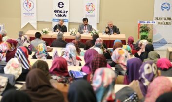 ASÜ’de Vakıflar Konulu Panel