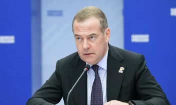 Medvedev: “Trump hızlı davranmazsa referandumla Rusya’ya katılabilir”