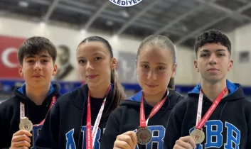 Mersin’de genç karatecilerden madalya başarısı