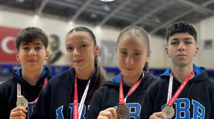 Mersin’de genç karatecilerden madalya başarısı