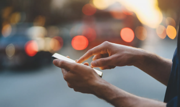 Facebook ve Instagram, İngiltere’de reklamsız abonelik sunacak