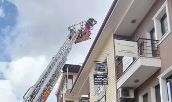 Milas’ta iş yeri bacasında çıkan yangın paniğe yol açtı