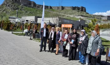 “Milletin Kapısı” Açık Kapı Kars’ta vatandaşlarla buluşuyor